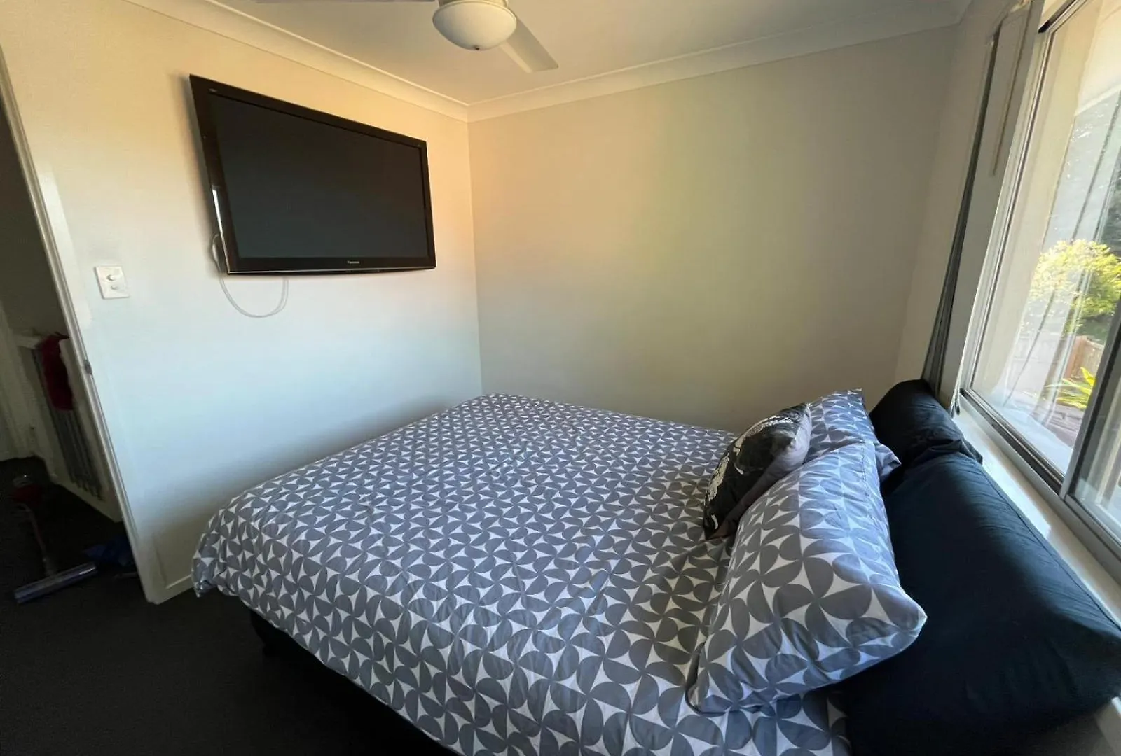 Kallangur 3 Bedroom Townhouse 0*,